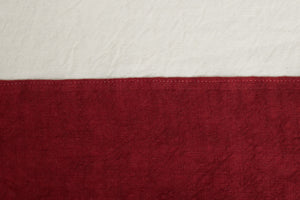 Tovaglia in misto lino con elegante bordo applicato made in italy NATURALE/BORDEAUX