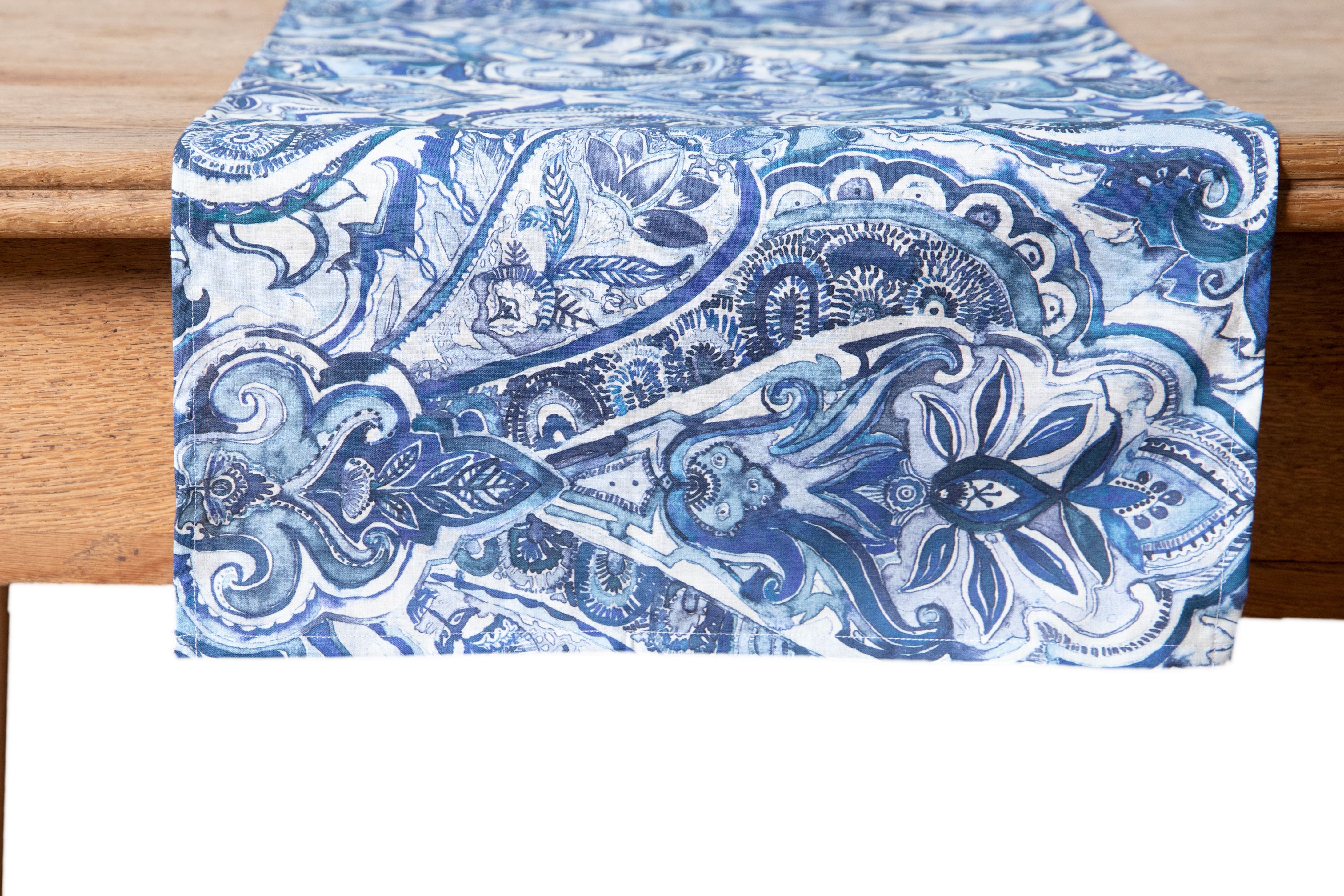 Runner da tavola in 100% cotone stampa digitale dai colori vivi ed intensi lavabile in lavatrice made in Italy PAISLEY BLU