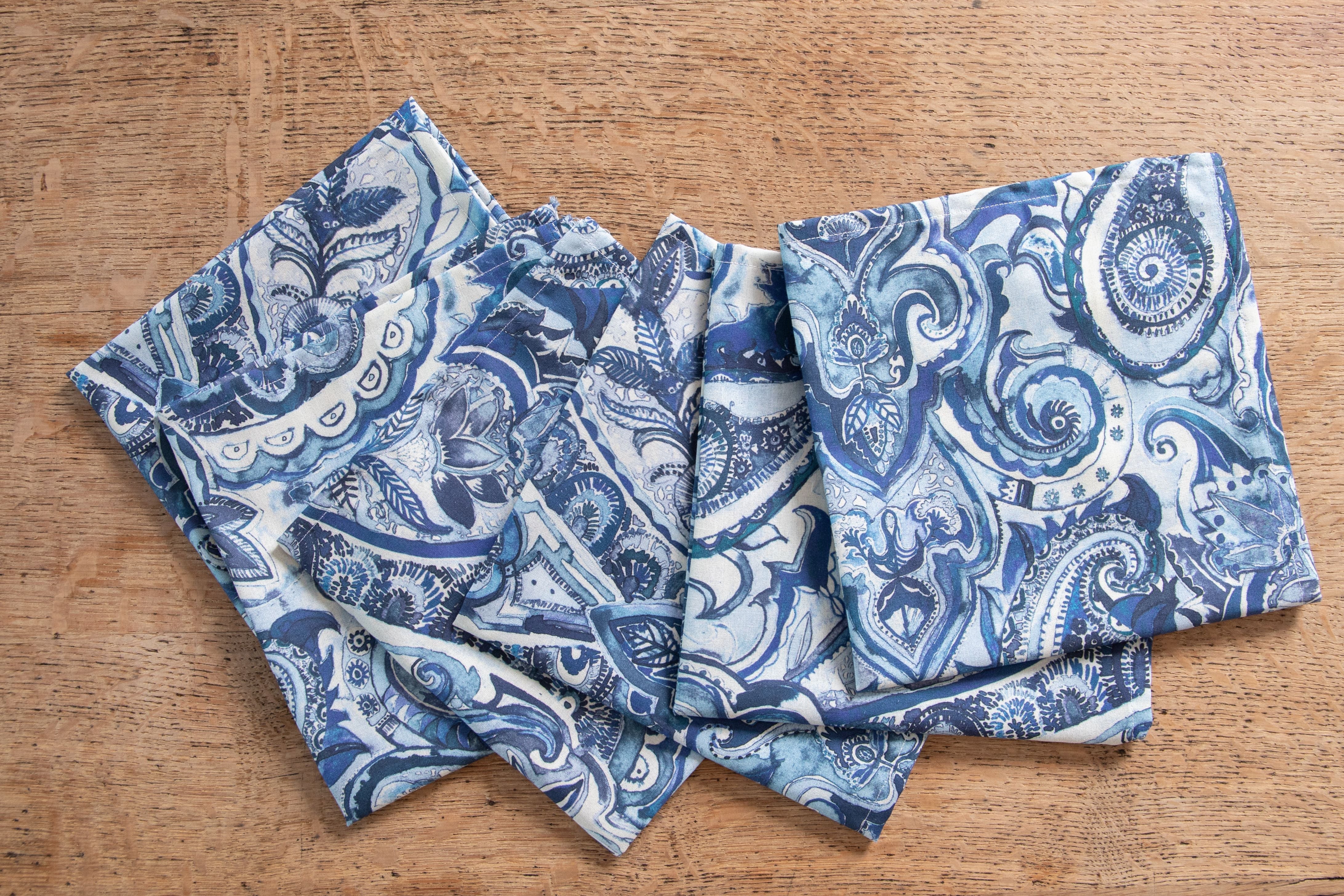 Set di 6 tovaglioli da tavola in stoffa 45 x 45 CM 100% cotone stampa digitale dai colori vivi ed intensi lavabili in lavatrice made in Italy PAISLEY BLU