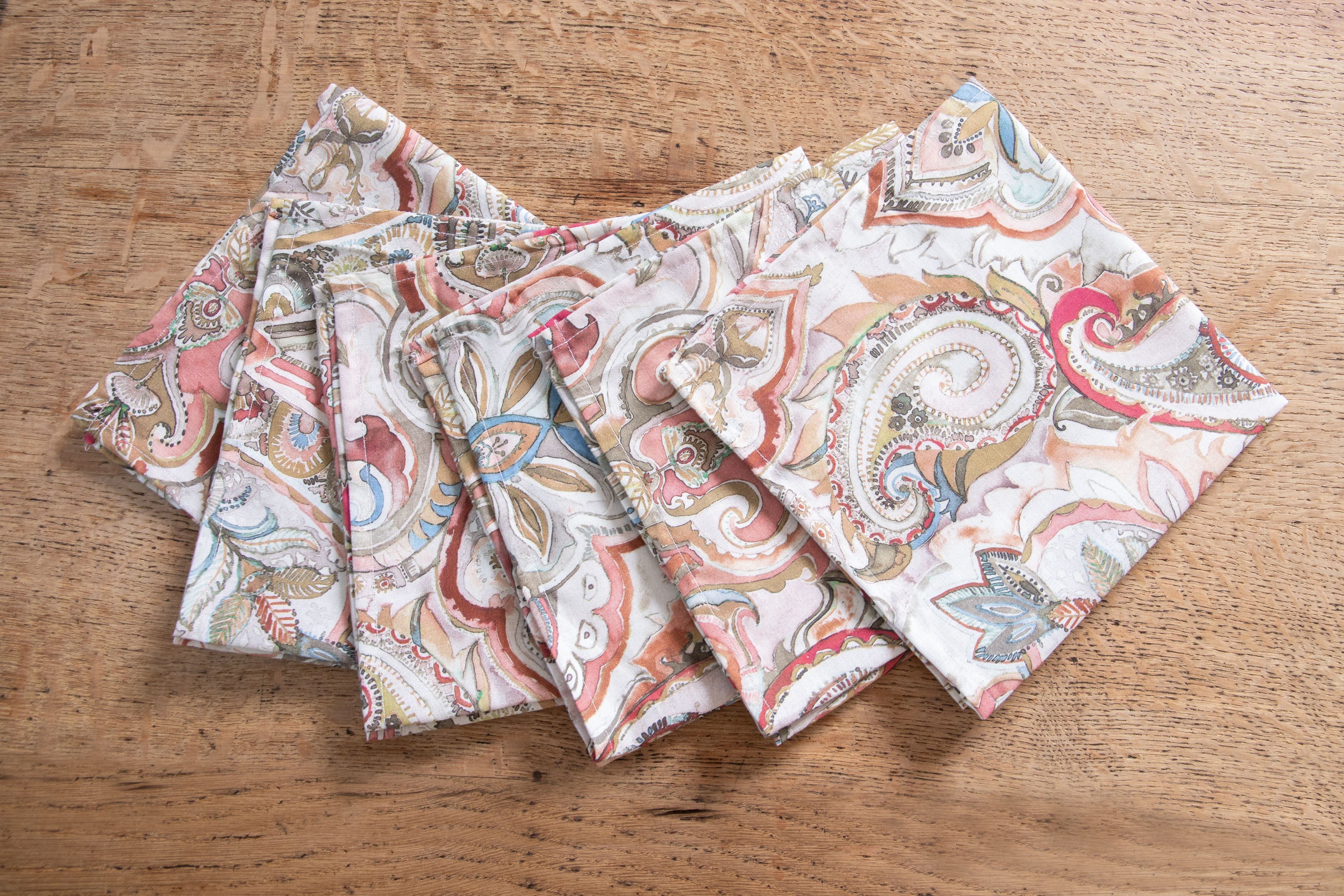 Set di 6 tovaglioli da tavola in stoffa 45 x 45 CM 100% cotone stampa digitale dai colori vivi ed intensi lavabili in lavatrice made in Italy PAISLEY BORDEAUX