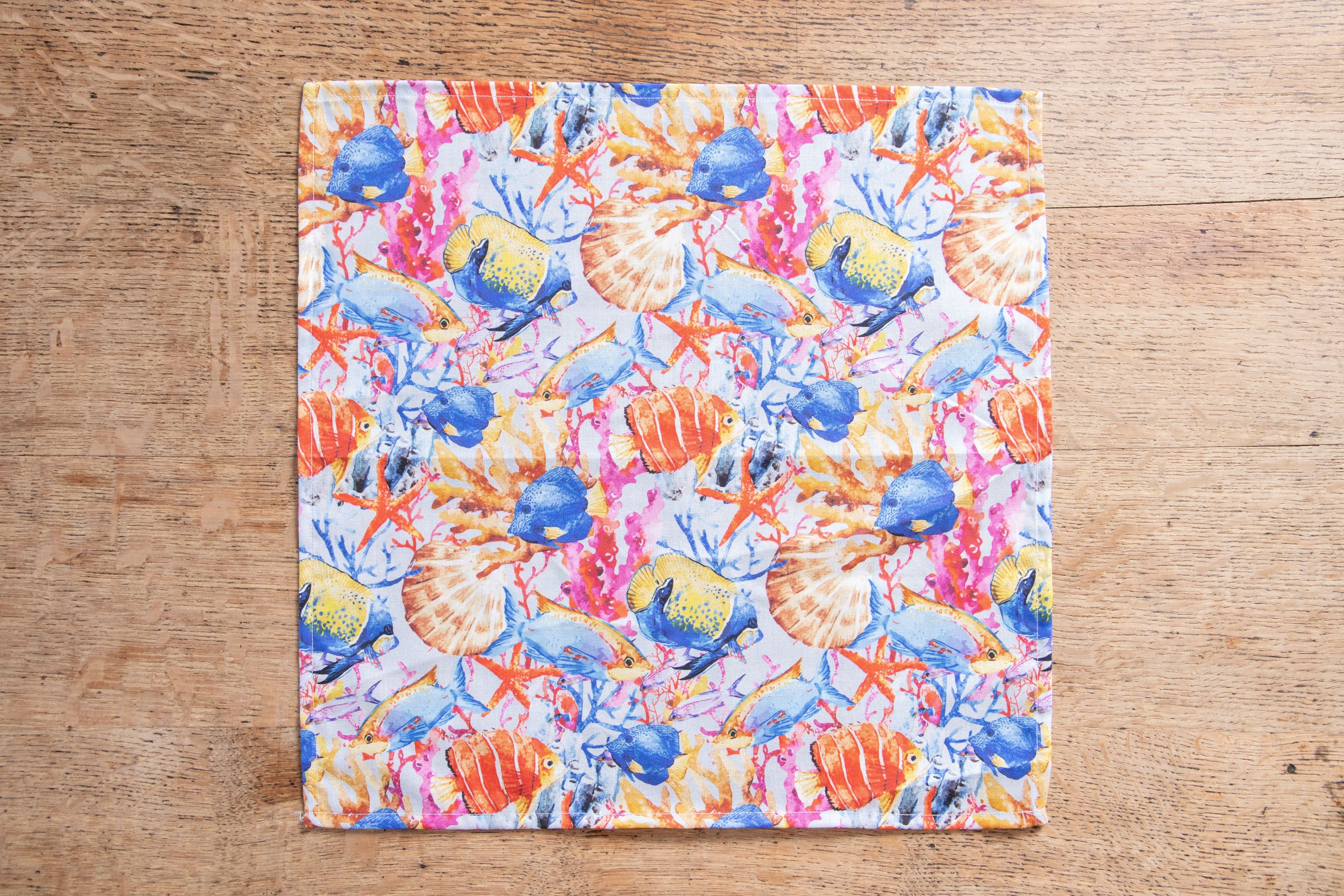 Set di 6 tovaglioli da tavola in stoffa 45 x 45 CM cotone stampa digitale dai colori vivi ed intensi lavabili in lavatrice made in Italy MARINO PESCI ROSSI