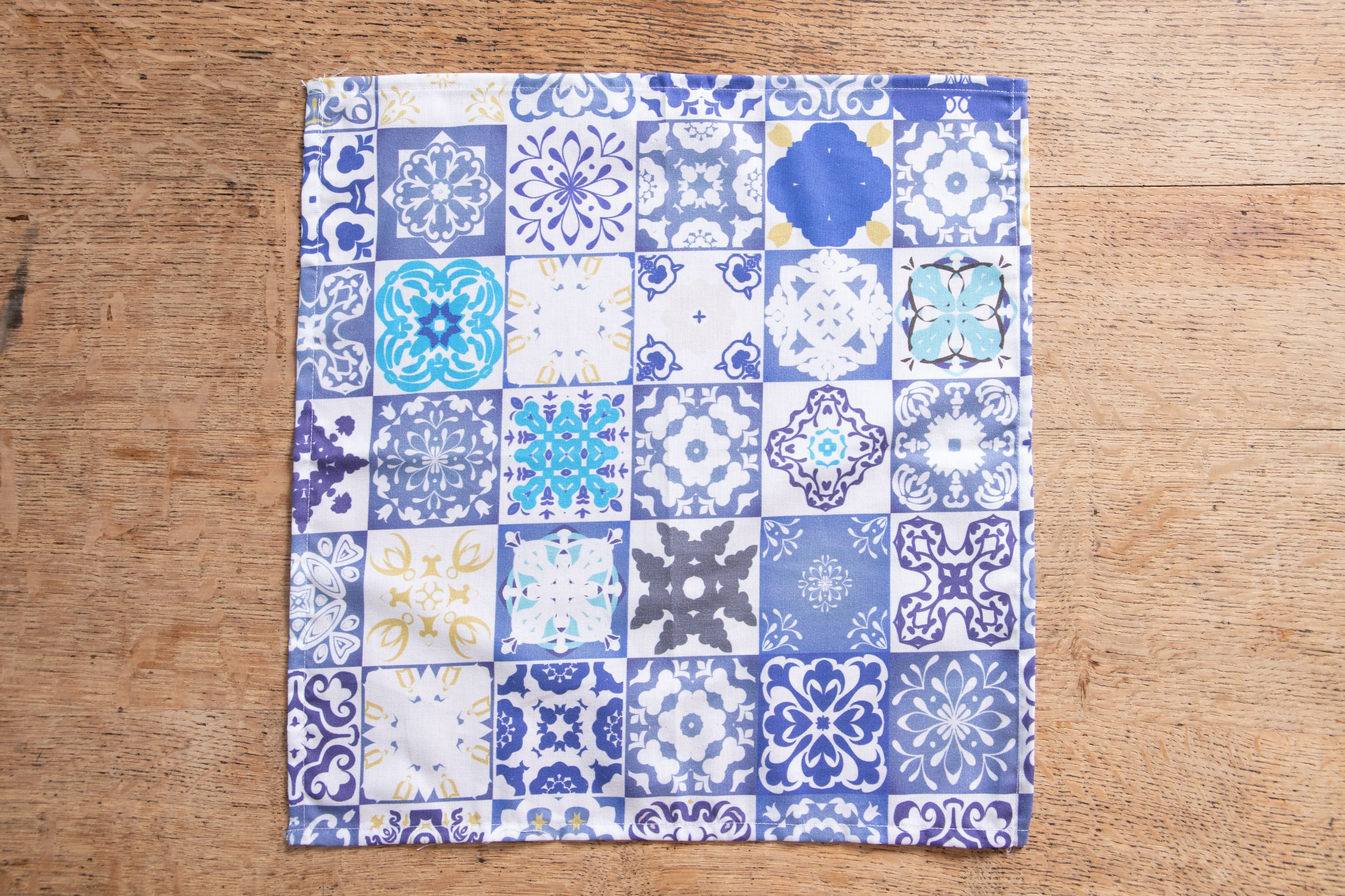 Set di 6 tovaglioli da tavola in stoffa 45 x 45 CM 100% cotone stampa digitale dai colori vivi ed intensi lavabili in lavatrice made in Italy MAIOLICHE VIETRI