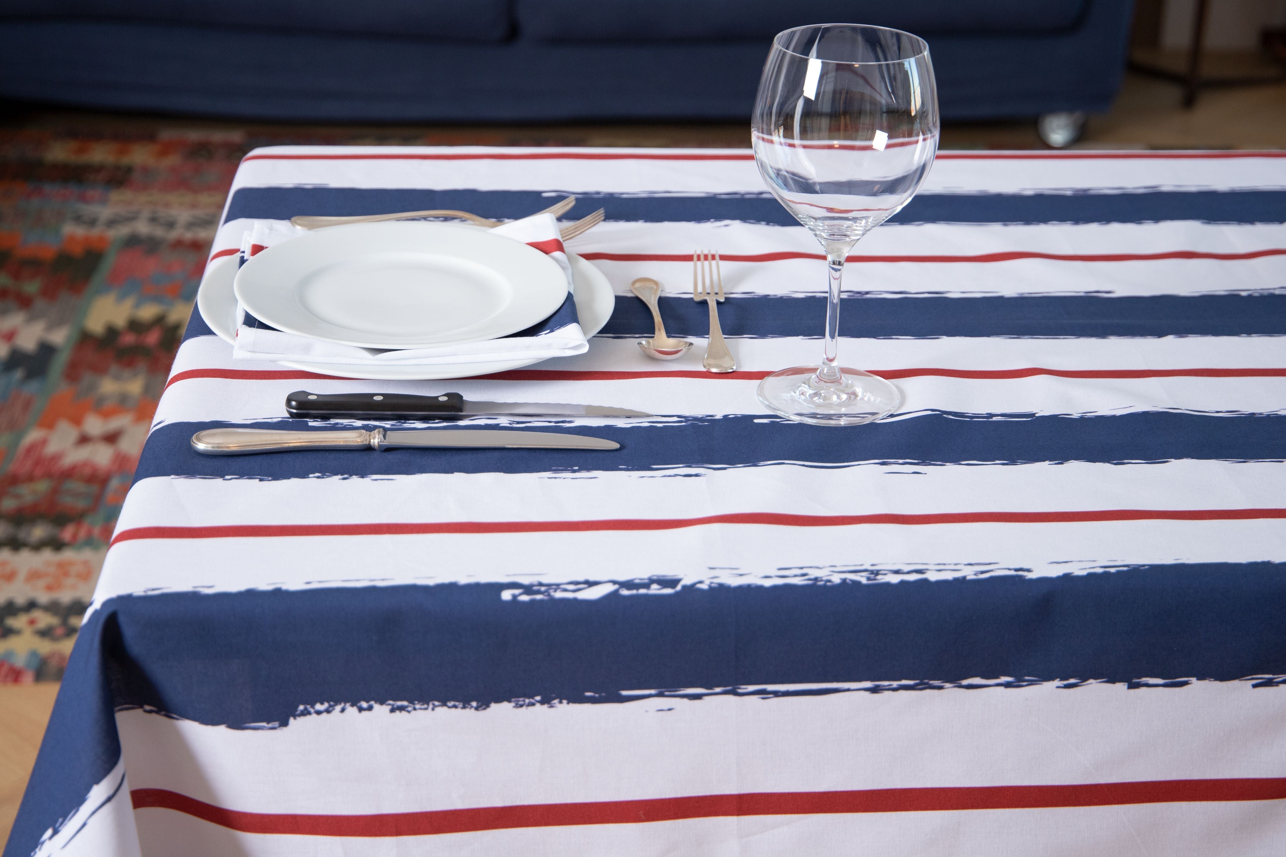 Tovaglia da tavola in 100% cotone stampa digitale dai colori vivi ed intensi lavabile in lavatrice made in Italy RIGHE BIANCO ROSSO BLU