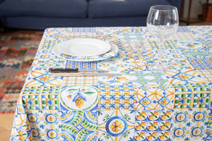 Tovaglia da tavola in 100% cotone stampa digitale dai colori vivi ed intensi lavabile in lavatrice made in Italy MAIOLICHE SICILIANE