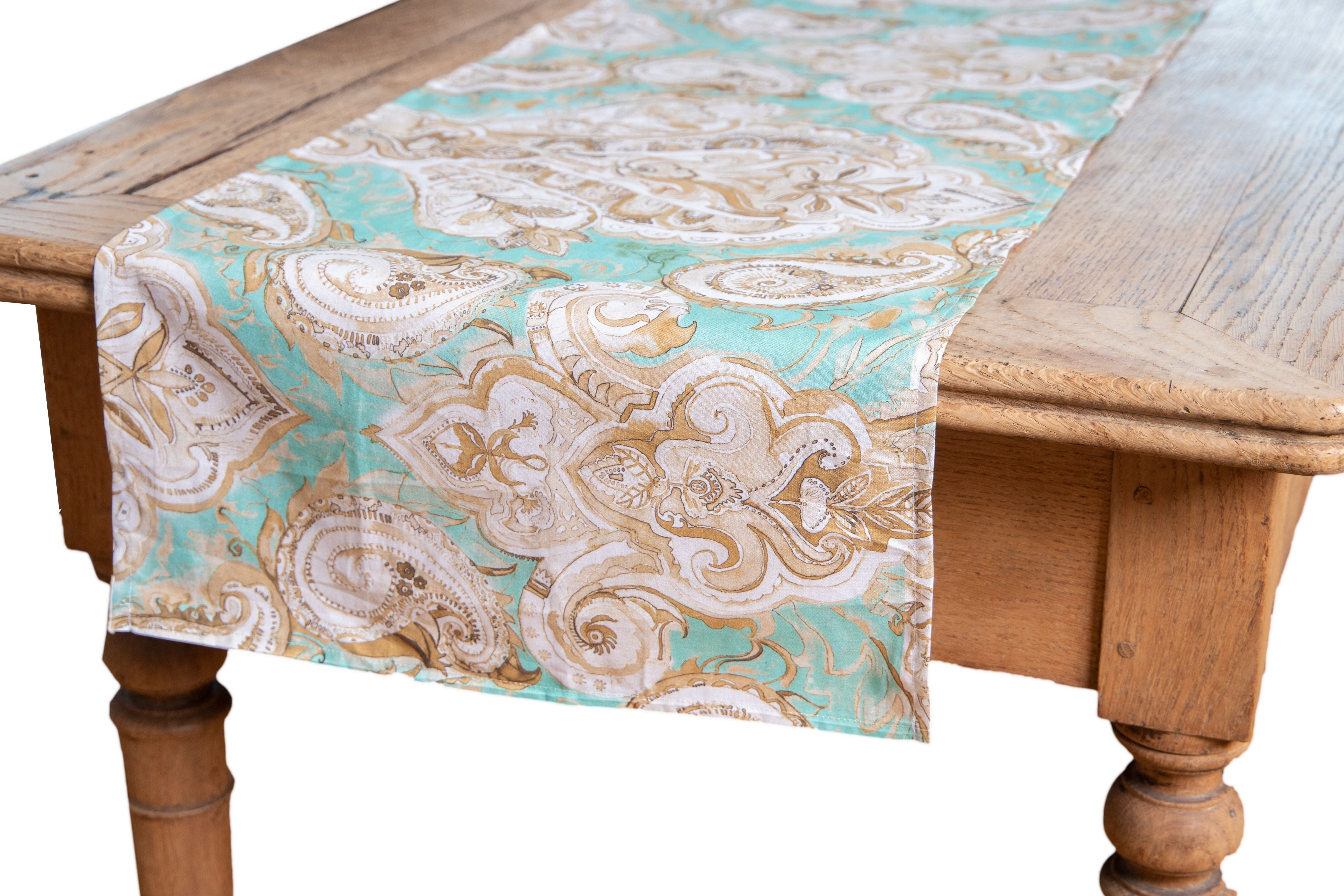 Runner da tavola in 100% cotone stampa digitale dai colori vivi ed intensi lavabile in lavatrice made in Italy PAISLEY VERDE