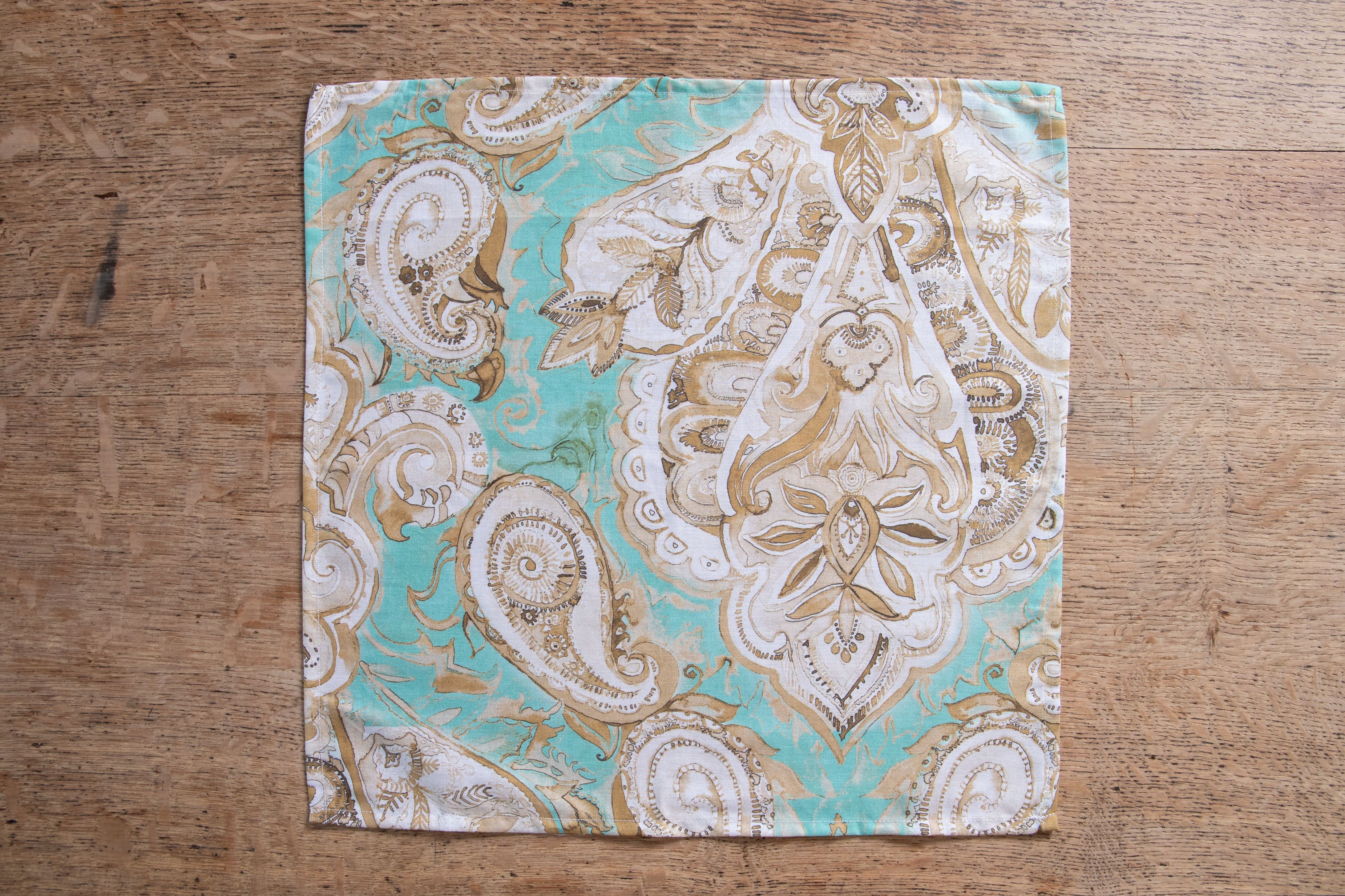 Set di 6 tovaglioli da tavola in stoffa 45 x 45 CM 100% cotone stampa digitale dai colori vivi ed intensi lavabili in lavatrice made in Italy PAISLEY VERDE