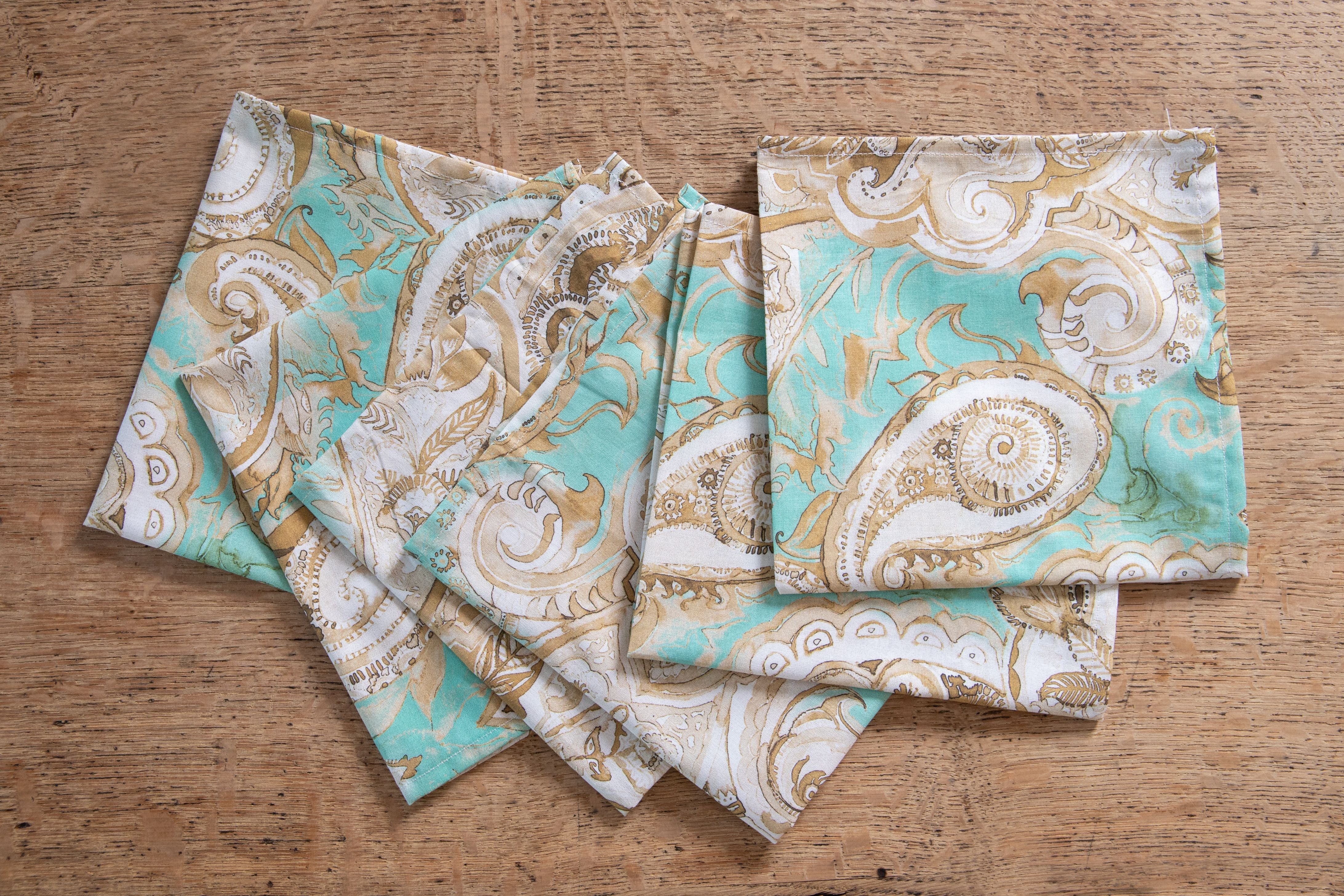 Set di 6 tovaglioli da tavola in stoffa 45 x 45 CM 100% cotone stampa digitale dai colori vivi ed intensi lavabili in lavatrice made in Italy PAISLEY VERDE