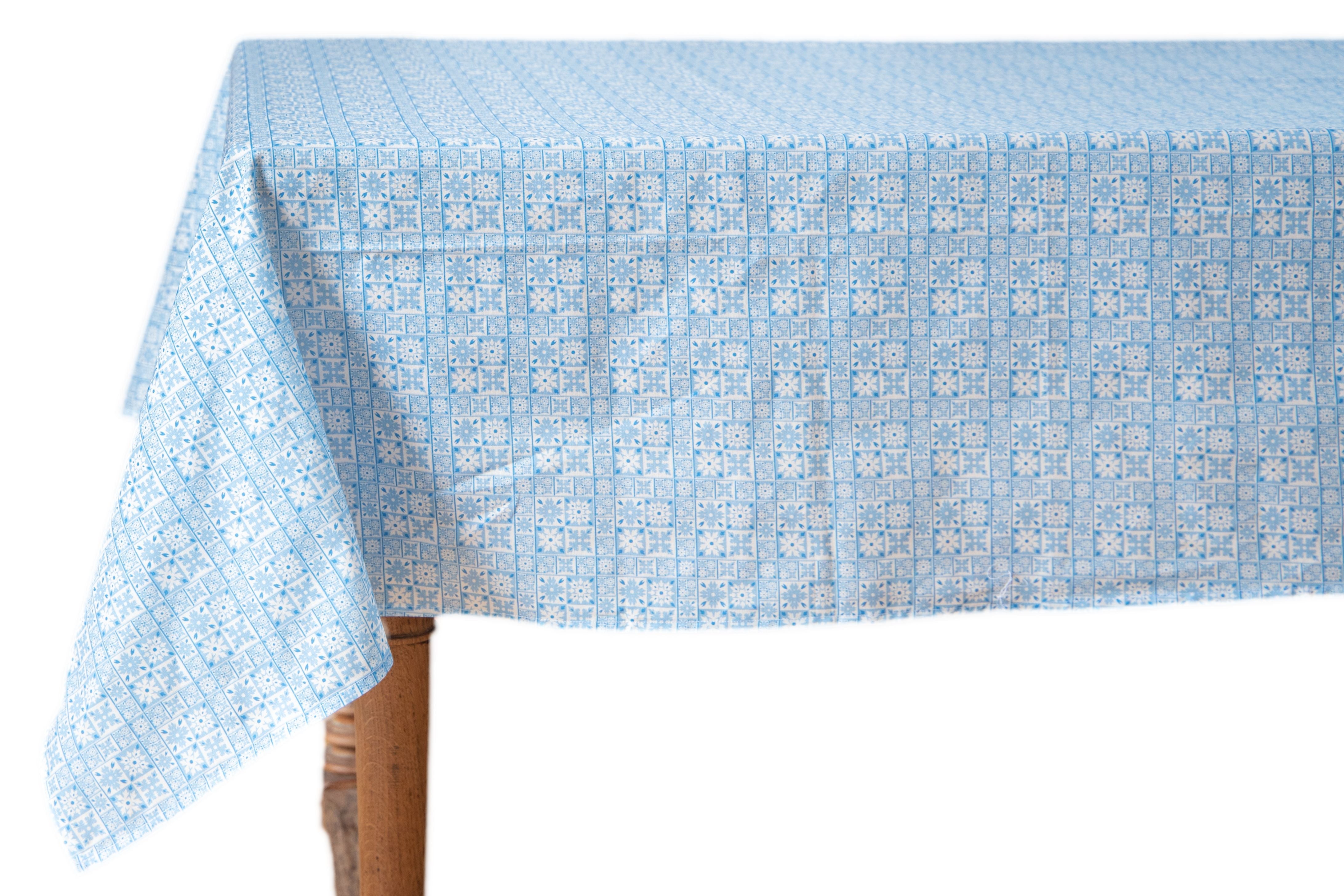 Tovaglia da tavola in 100% cotone stampa digitale dai colori vivi ed intensi lavabile in lavatrice made in Italy  MAIOLICHE QUADRETTI BLU