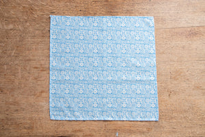 Set di 6 tovaglioli da tavola in stoffa 45 x 45 CM 100% cotone stampa digitale dai colori vivi ed intensi lavabili in lavatrice made in Italy MAIOLICHE QUADRETTI BLU
