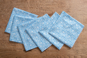 Set di 6 tovaglioli da tavola in stoffa 45 x 45 CM 100% cotone stampa digitale dai colori vivi ed intensi lavabili in lavatrice made in Italy MAIOLICHE QUADRETTI BLU